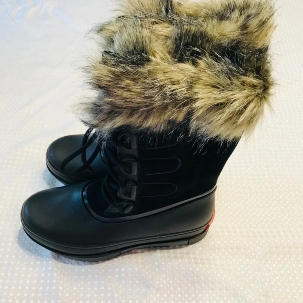 Sorel Joan of artic Next leather boots in black - Picture 5 of 10